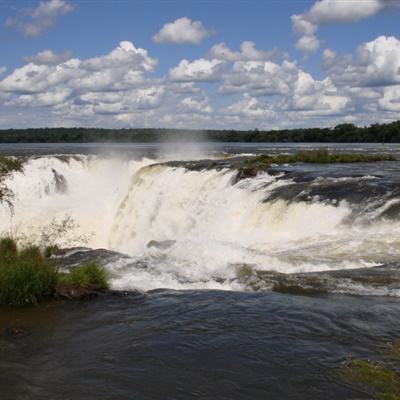 中国芯“狂飙”：出口暴增超七成